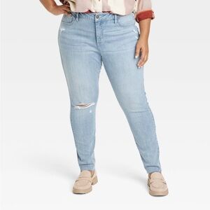 NWT! Ava & Viv Light Blue Skinny mid rise fitted hip and thigh Jeans. 24